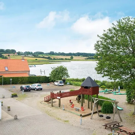 4 Person In Hejls-by Traum * Hejls