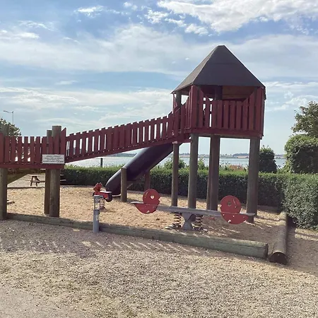 4 Person In Hejls-by Traum